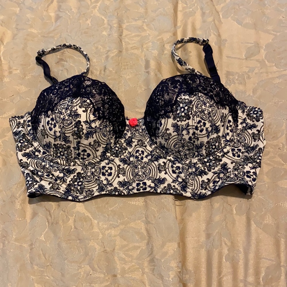 Blue and White Edme and Esyllte Bra